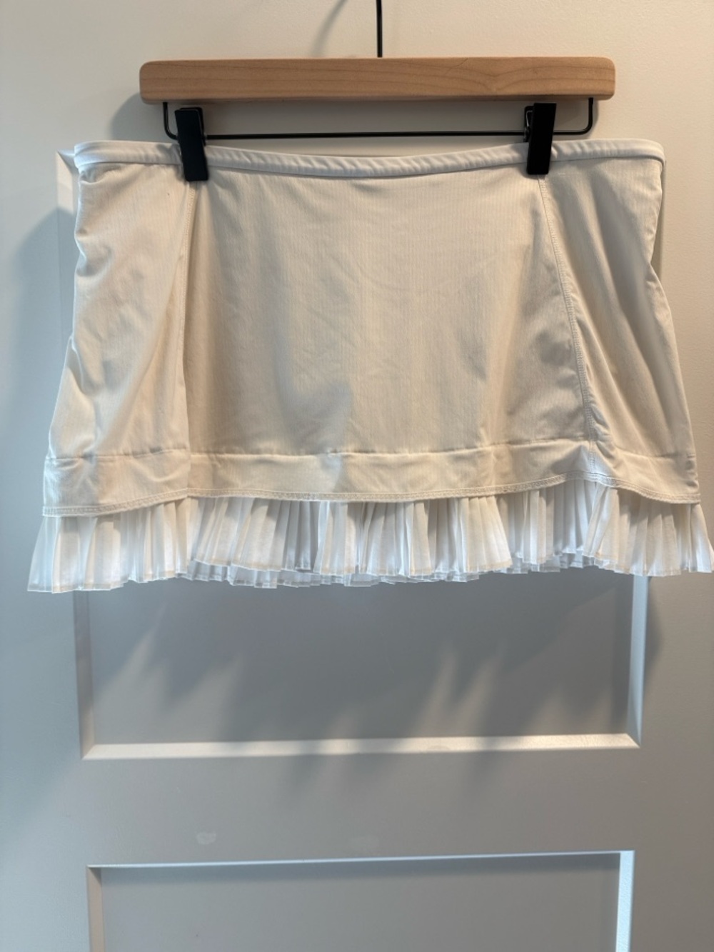 lululemon athletica White Pleated Hem Skirt